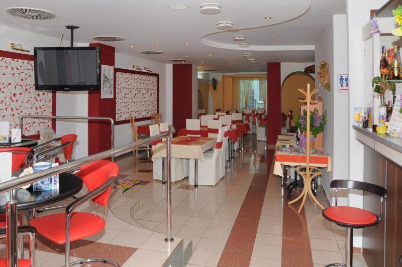 Hotel Centrál Kremnica Buitenkant foto