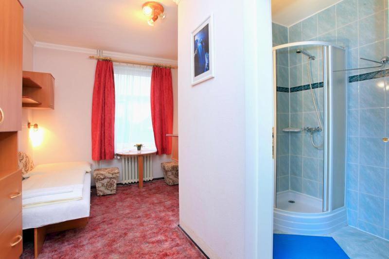 Hotel Centrál Kremnica Kamer foto